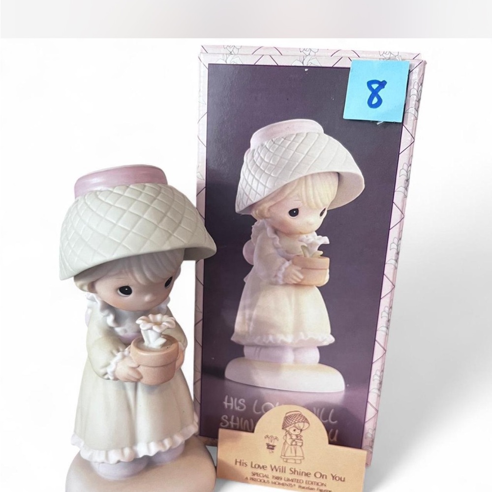 Precious Moments Figurine βHis Love Will Shine on Youβ in excellent condition